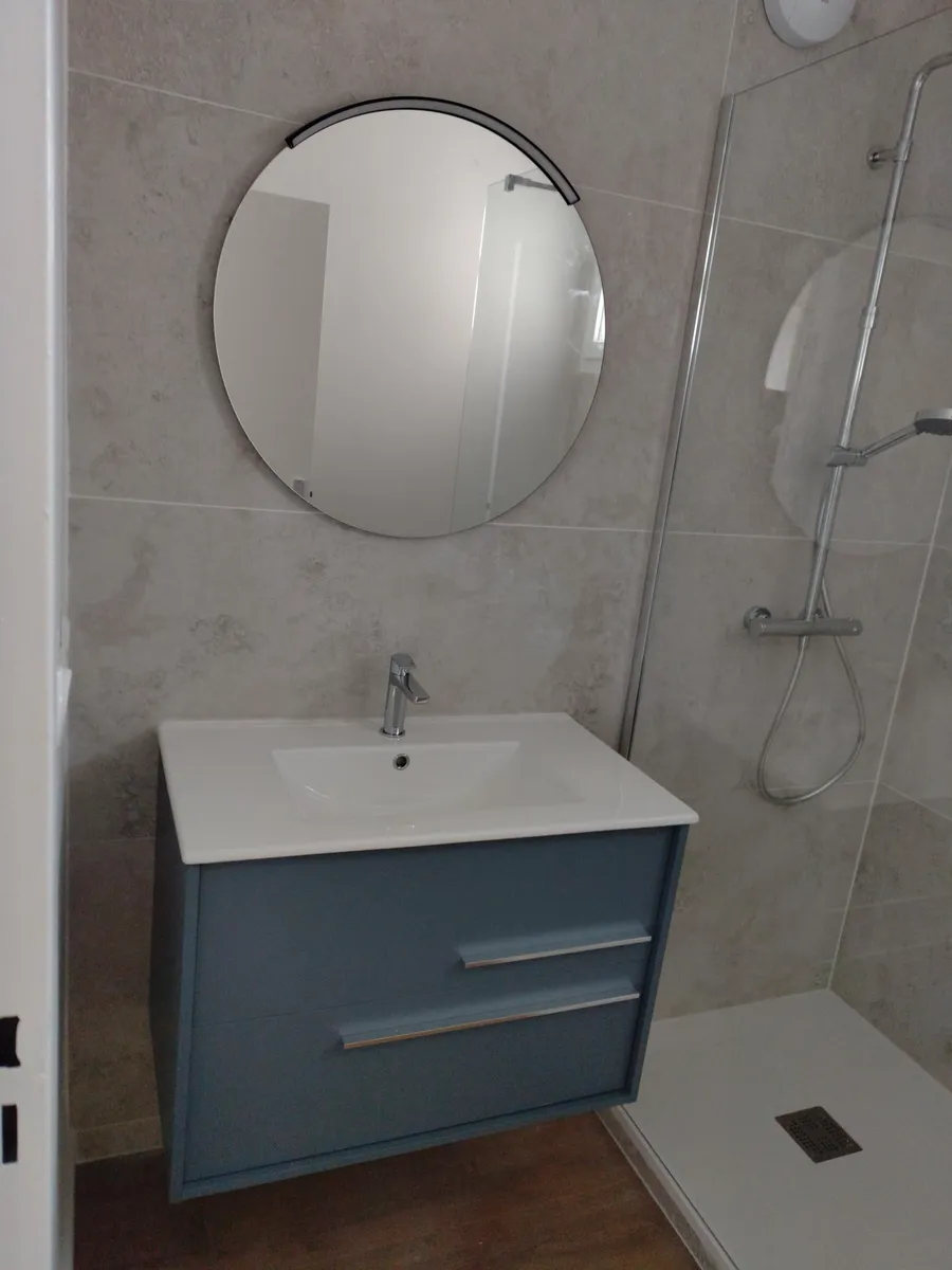 Photo de réalisation de rénovation de salle de bain à Cesson Sévigné